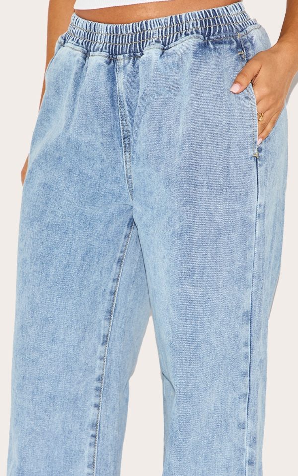 17b9477ca41dfee2d2026e7455c4ce1c57f09176_CNB6697_4_petite_light_blue_wash_elasticated_wide_leg_jeans