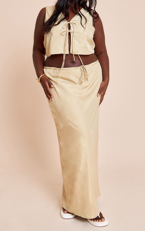 18f636d09936200ee4bd20dc3f9e02023947ce76_CNM3349_2_plus_clay_textured_tie_waist_detail_maxi_skirt