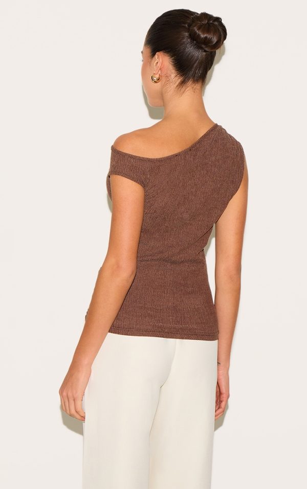 1925d58d112401fdcefbb57a32dc43a6db891b3e_CNM8068_2_chocolate_textured_double_layer_asymmetric_neckline_long_top