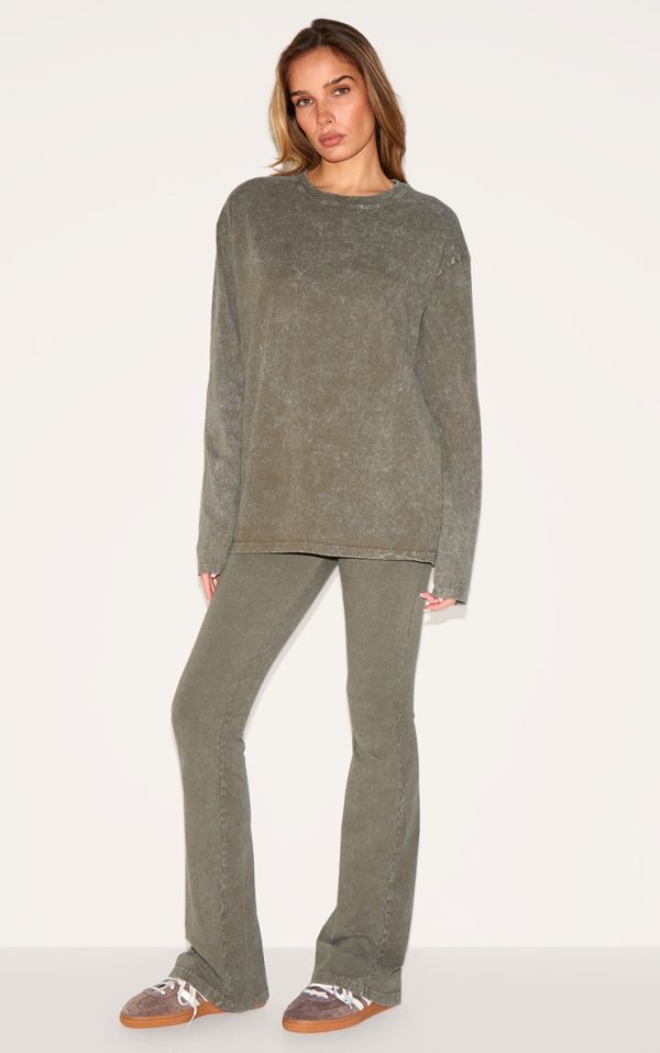 1a637b24477a0bcaf0f5f565322c17da5d13d4df_CNM0249_3_prettylittlething_olive_embossed_logo_washed_long_sleeve_t_shirt