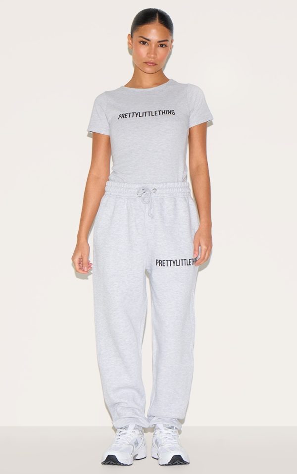 1aefd4411ced9a46777831b91de58cc2aca28324_CNI1898_1_prettylittlething_petite_ash_grey_high_waist_cuffed_joggers