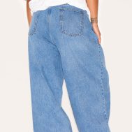 1c57175b490d2d567633602df2752a246936a08b_CNG5458_3_prettylittlething_plus_mid_blue_wash_high_rise_boyfriend_jeans