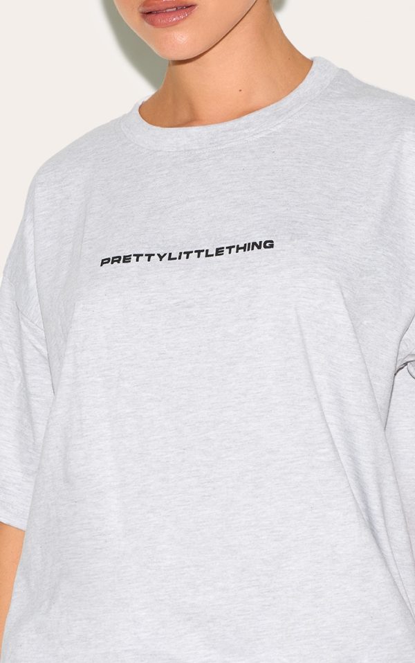 1c8523463c3f690eb1abfc02f91a050d27de5fed_CNI6329_4_prettylittlething_ash_grey_print_oversize_t_shirt