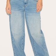 1e72297f9b056de3c2b4cb844b63b1d4a87349c0_CNL7796_2_mid_blue_wash_low_rise_wide_leg_jeans