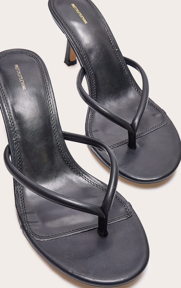 1e91f28677e910a779b0a8d53012d1730e6545b7_CNK0118_4_black_pu_toe_thong_heeled_mules