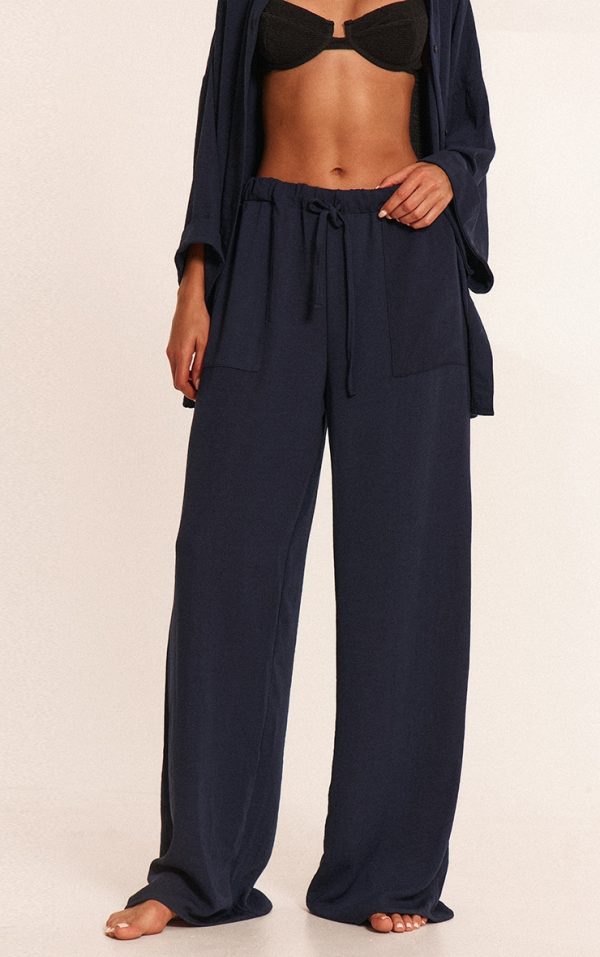 1f816b5789ac71672f6c35f5ec7d38764f1905fa_CNN1469_2_navy_floaty_drawstring_beach_trousers