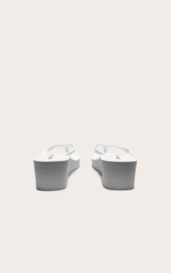 21bc717b71705cd5c66b6ce03360da75fbad75fd_CNB1950_3_white_round_toe_simple_platform_flip_flops