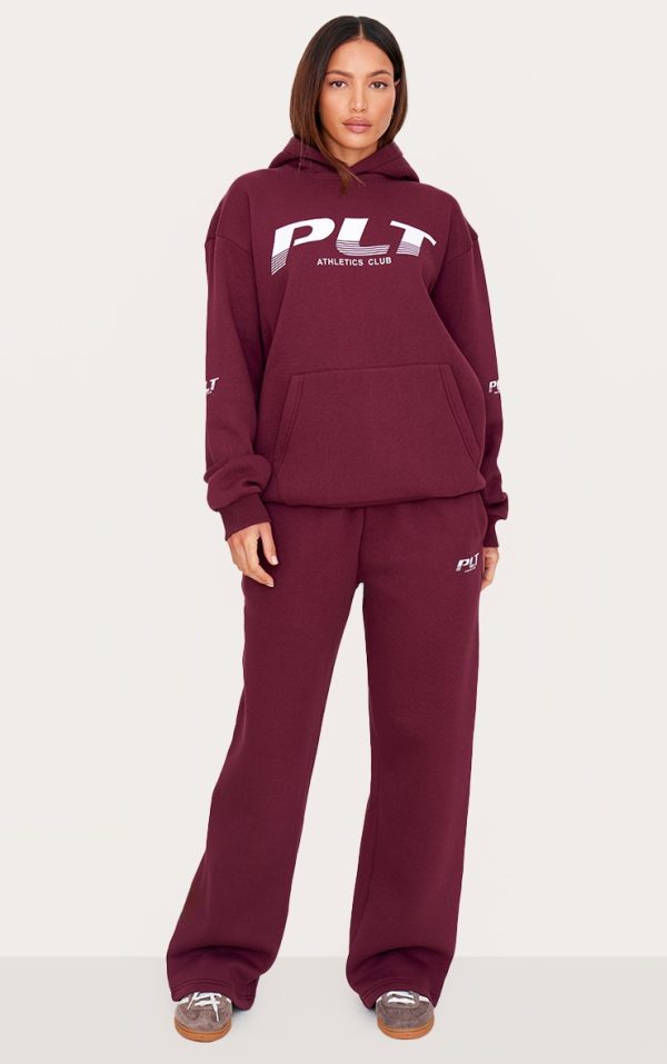 223d4e6774d964c81a8185f45866396fb86a73c7_CNL5839_1_prettylittlething_tall_burgundy_logo_printed_wide_leg_joggers