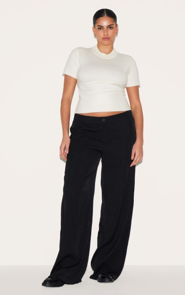 23c708f8ca845131d2b8c110d2be7b7bf141cb1d_CNL8311_3_plus_cream_basic_knit_t_shirt
