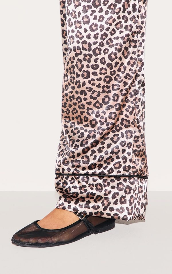 23f76028dd3c4252c4a236977ef1b82dc7aa7e53_CNJ1925_4_leopard_printed_satin_wide_leg_trousers