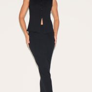 2411e83345647e01b6bc94a4bd519579bcb384b1_CNM4850_3_tall_black_sleeveless_button_up_knitted_vest