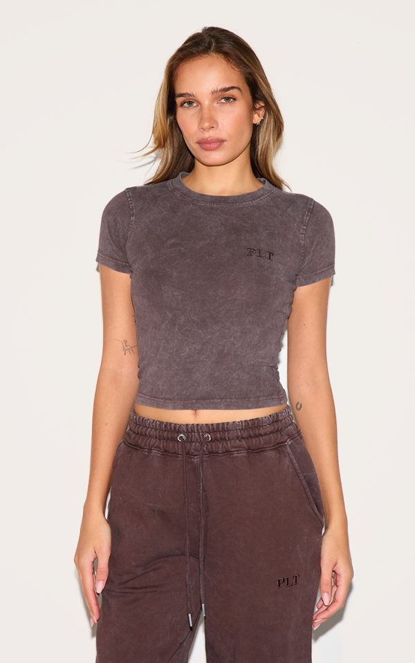 253e3cab351147b4a9fb4a1ed3936cd2cb2250d8_CNH3716_1_chocolate_washed_cotton_longline_fitted_t_shirt