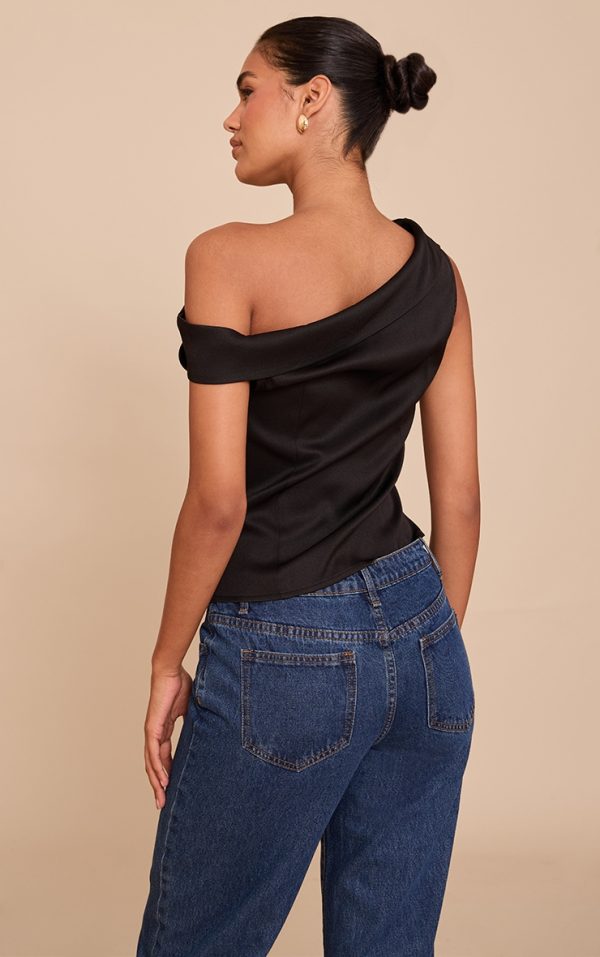 2576b22d28831a818b1212701047bf764e267aec_CNM2395_2_black_asymmetric_fold_over_detail_top