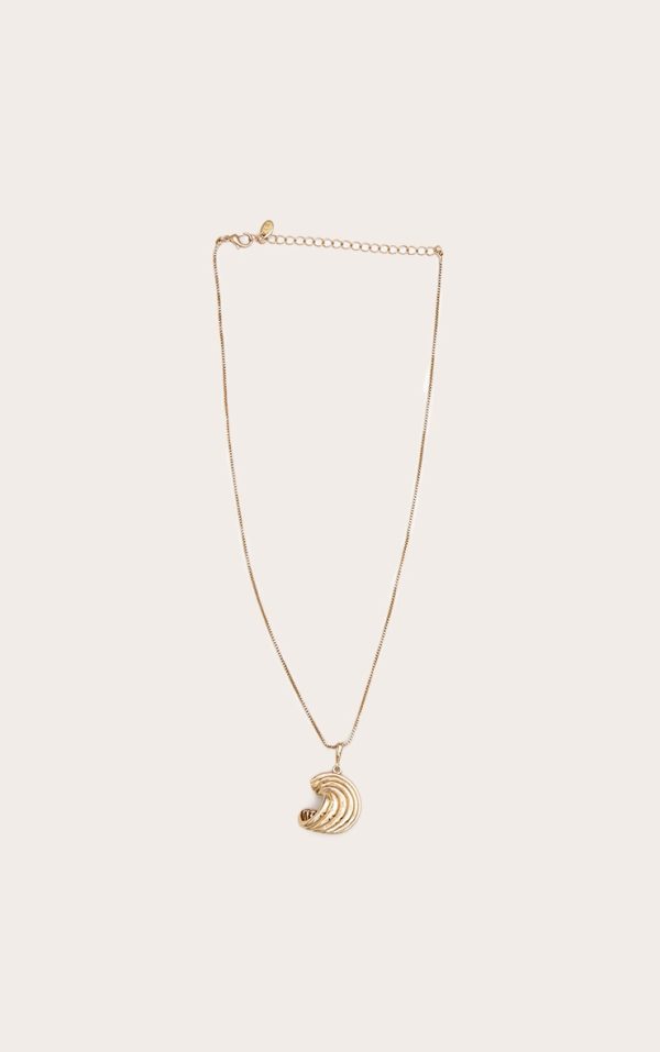 257c9ce60f4c4b4f129a002b14744aaa5be2a35e_CNM1704_2_gold_ribbed_curved_pendant_necklace