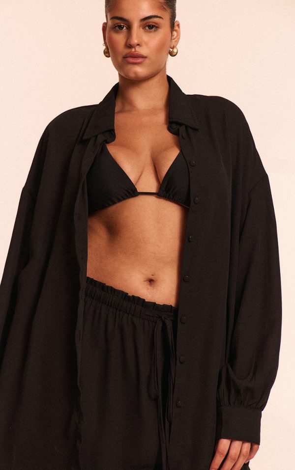 2597ea7b0adbd958b24d8c5e9226d6ae77a288fa_CNM2828_4_plus_black_oversized_long_sleeve_beach_shirt