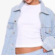 271627eebb643602b0fad33dfa1acedb54fbeb42_CMK8838_4_prettylittlething_light_blue_wash_oversized_boyfriend_denim_jacket
