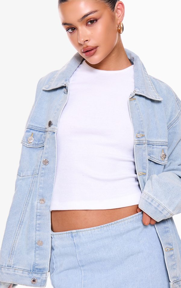 271627eebb643602b0fad33dfa1acedb54fbeb42_CMK8838_4_prettylittlething_light_blue_wash_oversized_boyfriend_denim_jacket