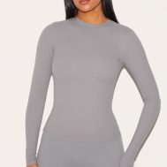 272333e7e1f035a6c49f5e12a0bd0e7f82fb51d6_CNG6009_1_tall_charcoal_contour_sculpt_long_sleeve_t_shirt