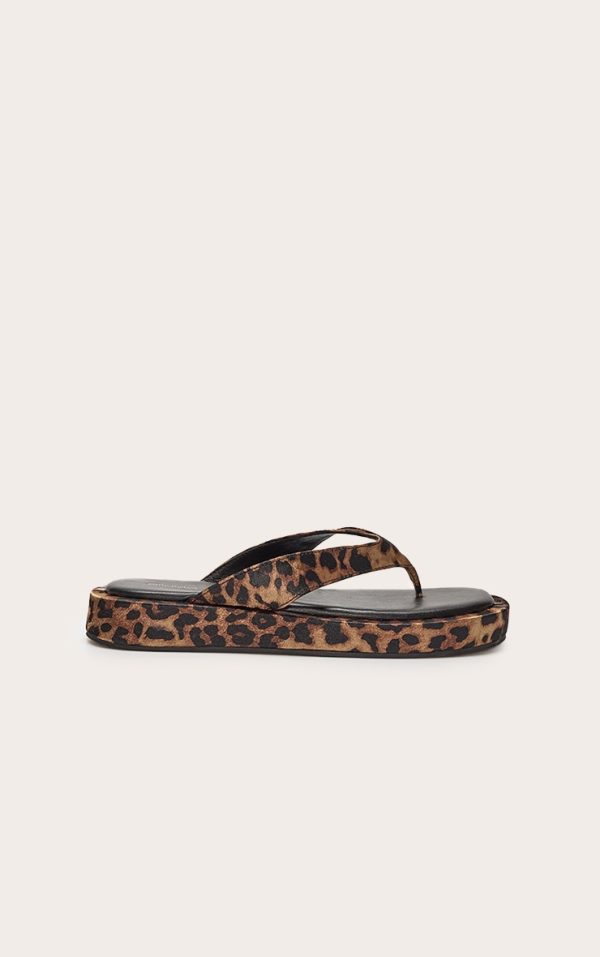 2797c2591f3c3d23bb5fb751566ec0179f9915fb_CNL6570_1_leopard_satin_round_toe_thong_flatform_sandals