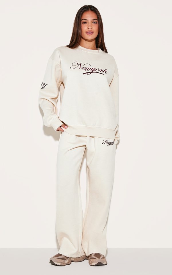 279ae51fc96e0cec2ea2be4485b9d0c2b8c783c9_CNL9632_3_cream_new_york_embroidered_boxy_sweat