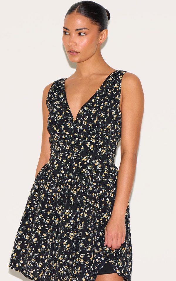 2a1ee47235a6e986a090b09130d4a6dd1be7b3d2_CNM3459_4_petite_black_floral_detail_mini_shift_dress