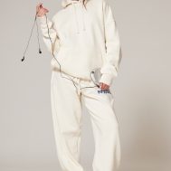 2abb7911c6575b992bb51b387bb818b0f78f7470_CNK1744_3_prettylittlething_sand_premium_studio_print_oversized_hoodie