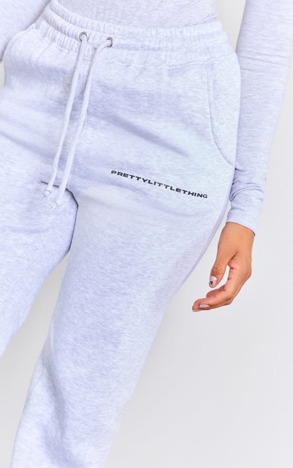 2b080bcde620f4fd555f6a6025ee3dfab87964b8_CNG5261_4_prettylittlething_ash_grey_logo_straight_leg_joggers