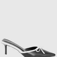 2b4cf0853079956b9ae73298f0bb16118bd1e3bf_CNL1920_4_monochrome_pu_point_toe_bow_detail_mid_heeled_court_mules
