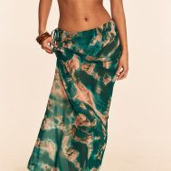 2b562adabaed37bb273e4104a1c6d4312551cbe6_CNM9428_2_shell_tie_dye_chiffon_fishtail_maxi_beach_skirt