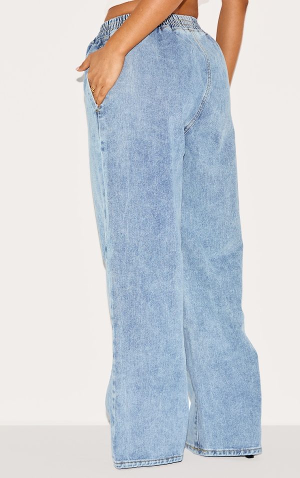 2bb43bcc848c72f54a51e5d3c9186b2df9e44ad4_CNB6697_3_petite_light_blue_wash_elasticated_wide_leg_jeans