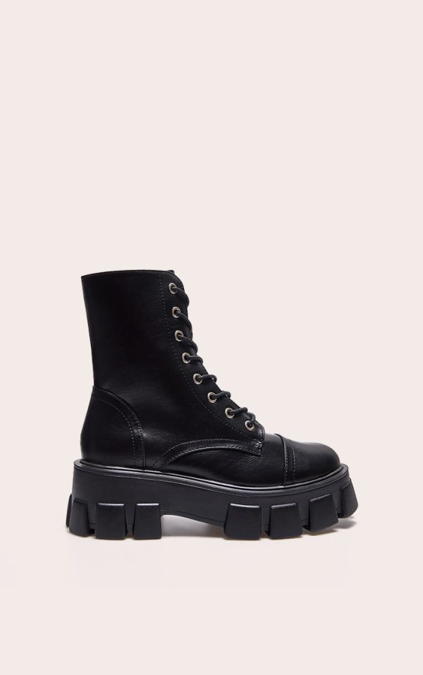 2c1af0ed69582dabe4568e40f574cf76b558204c_CMK1514_1_black_lace_up_extreme_cleated_sole_hiker_boots