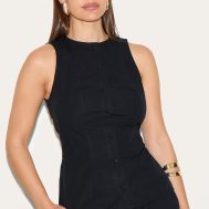 2c7f5dd64a67dd0ca1cfb389069b6db4e9872030_CNM4043_1_black_longline_waistcoat