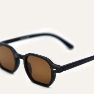 2d279cf53e8a5c1475905fd0aba8cbabe6952610_CNM9164_3_black_square_brown_lens_sunglasses