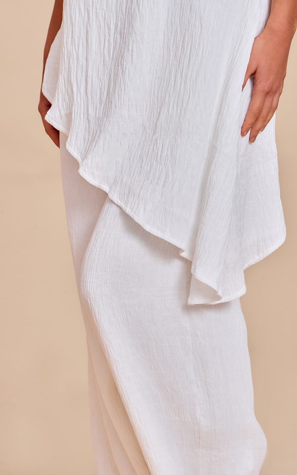 2de6536c31b618e25fd496f9d0b16eb4b67172ee_CNM8821_4_white_textured_wide_leg_trousers