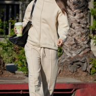 2dfb187b2d9161b3858d47b971815c015d9249da_CNK3526_4_beige_seam_detailed_straight_leg_joggers