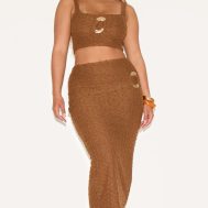 2e103b54d2a007d3d11a35318d4b8552e75527f7_CNM6447_3_shape_mocha_textured_gold_hammered_ring_cami_top