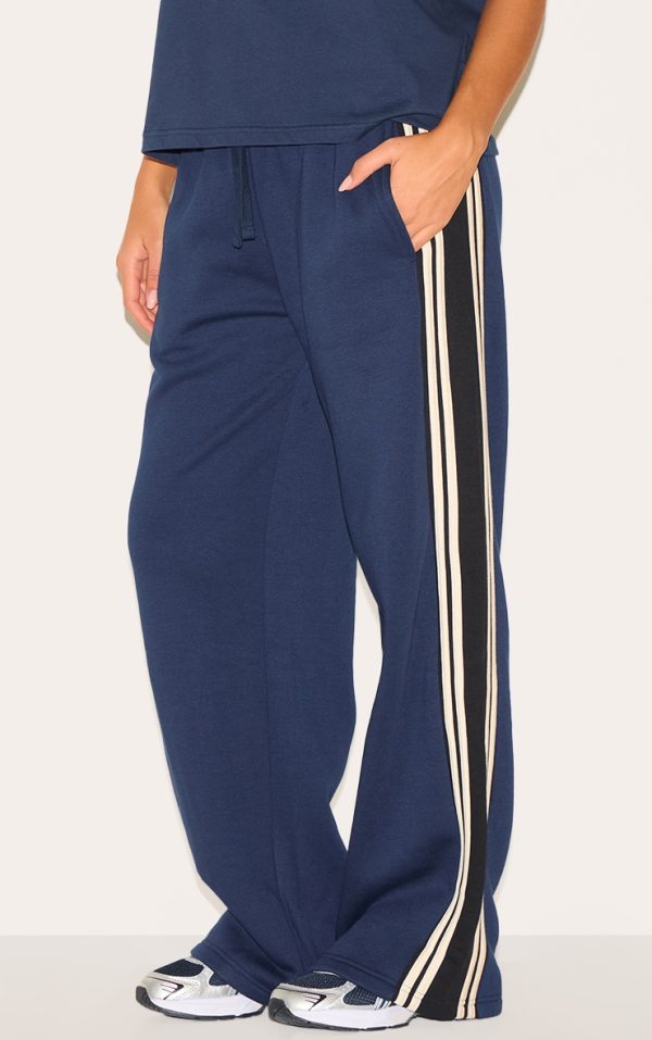2e40db7c03afeb5ae97f403ef3b53a1100bc3110_CNL7889_2_navy_contrast_stripe_detail_wide_leg_joggers