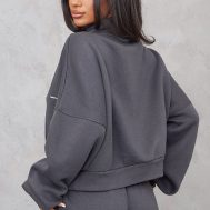 2f80c8c37723772d0a7cf20550edc8d18911c034_CNH0217_2_prettylittlething_petite_charcoal_oversized_half_zip_sweat