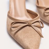 300b02267d088705202a78181b8ee1961a2a5415_CNL0887_4_beige_faux_suede_point_toe_bow_detail_mid_heeled_court_mules