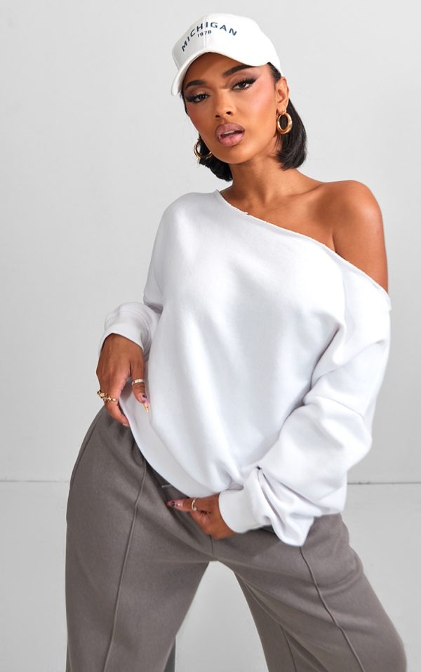 306dfdfe1abfd6323f26420ac422e896c3f47d51_CNJ0025_1_shape_white_sweat_raw_edge_slouch_sweatshirt