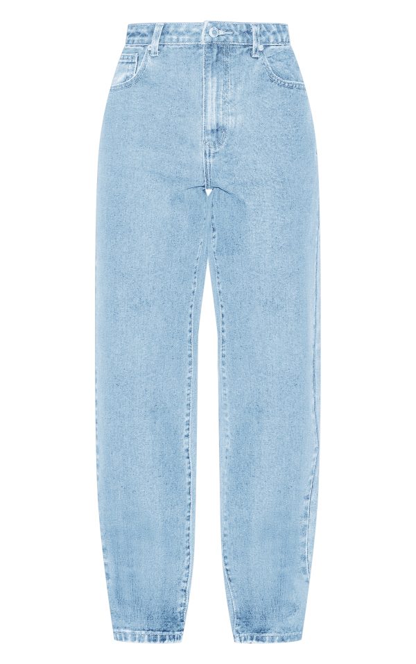 30d0b54782483e3892cc5a0d00967f0b37ea1592_CNL6136_5_prettylittlething_light_blue_wash_high_waist_boyfriend_jeans