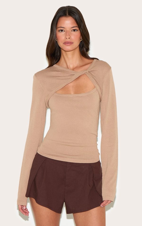 3130156ee97675abcd9f84914afa7a5796a318e7_CNL7689_1_mushroom_fine_knit_twist_neck_long_sleeve_top