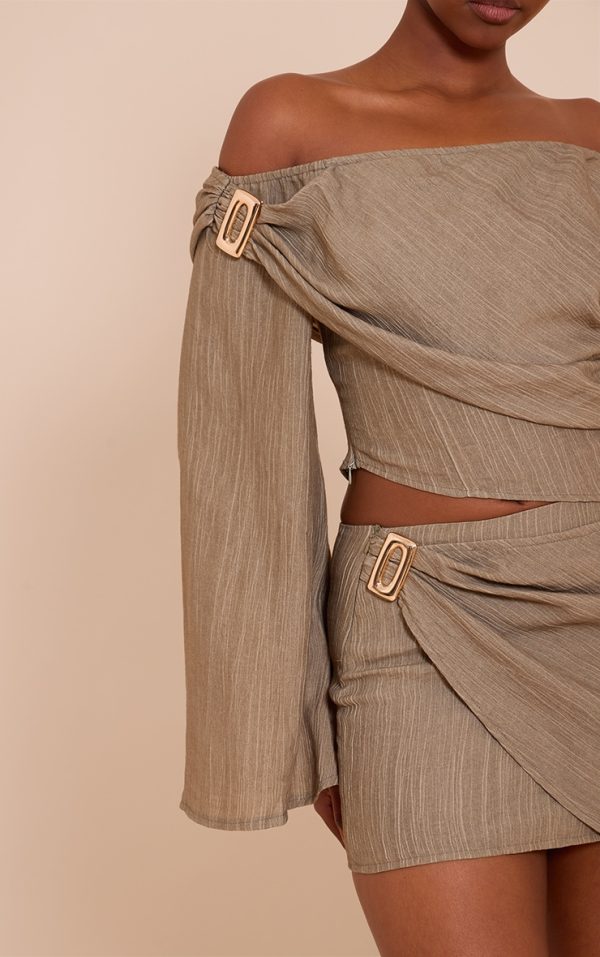 31360d4d4d71fa7cdfcceb8b45d0a73de8fd3232_CNM8798_4_mushroom_textured_gold_detail_bardot_long_sleeve_top