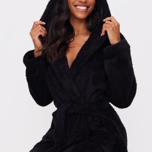PRETTYLITTLETHING Black Fluffy Dressing Gown
