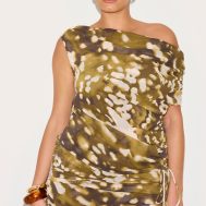 319b8bd7e931aa0e260d4f1186a722e9f69abb62_CNM5906_1_plus_stone_blurred_abstract_printed_chiffon_cowl_bead_detail_sleeveless_top