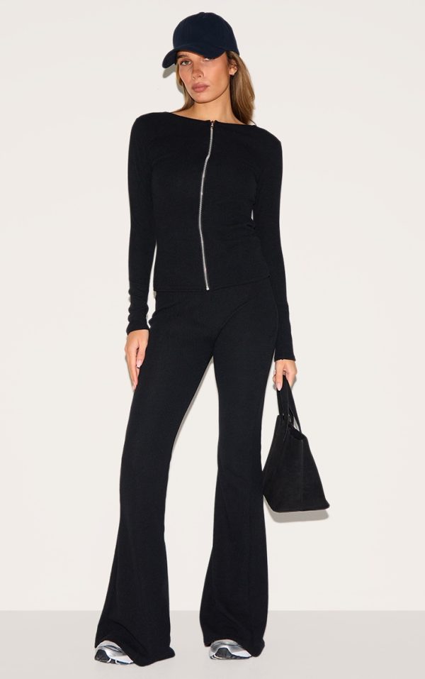 322f4519594983f99e60c736981cb6f31c7bdbd4_CNK5176_3_black_rib_longline_zip_up_top