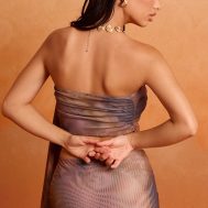 332e5dd215c07b75e9471f92fe5497910664d357_CNM8318_2_multi_blurred_print_mesh_bandeau_beach_top