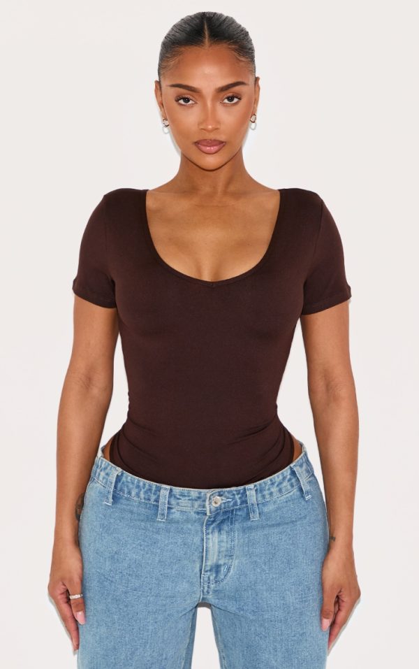 333a7bfc244bb668f30401c1b096d41cd594f0b0_CNL9490_1_shape_chocolate_sculpted_v_neck_short_sleeve_bodysuit