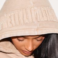 3399c10816e0b5ec49e232c9e0e3c3c5bf754cf5_CNM1078_4_prettylittlething_shape_stone_hoodie