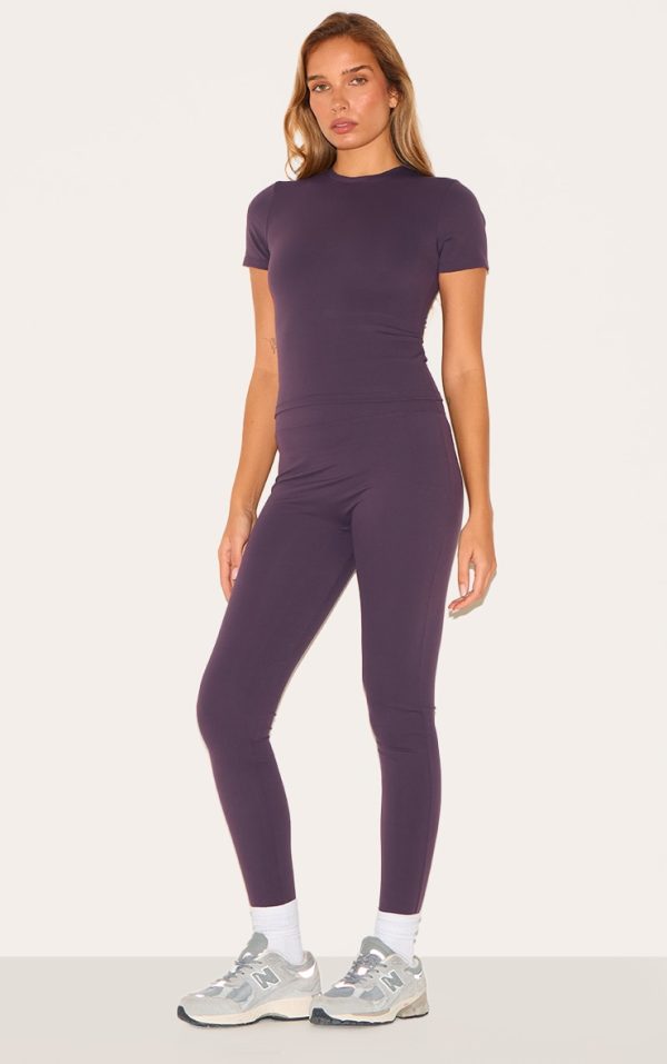 33d7fb70b1f619d60e42f47e373cb70bdac039f7_CNM0256_3_dark_plum_sculpt_short_sleeve_longline_gym_top